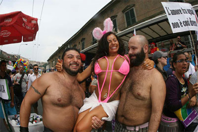 Genova: in città è Gay Pride. Malore nel corteo - geprideokF4 - Gay.it Archivio