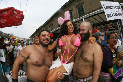 Genova: in città è Gay Pride. Malore nel corteo - geprideokF4 - Gay.it Archivio