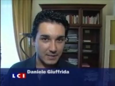 Gli sospesero la patente perché gay: chiesti 500 mila euro - giuddfrida500mlnF2 - Gay.it Archivio