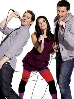Tutti i segreti di Glee in un libro in uscita nel 2011 - glee libroF2 - Gay.it Archivio