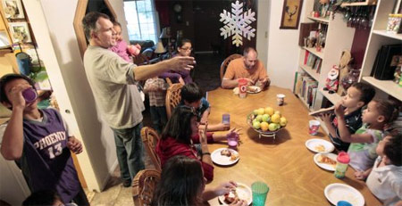 Steve e Roger e i loro 12 figli sono finalmente una famiglia - gli hamsF1 - Gay.it Archivio