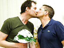 Gay esclusi dalla legge sulle coppie di fatto in Grecia - grecia coppiegayBASE - Gay.it Archivio