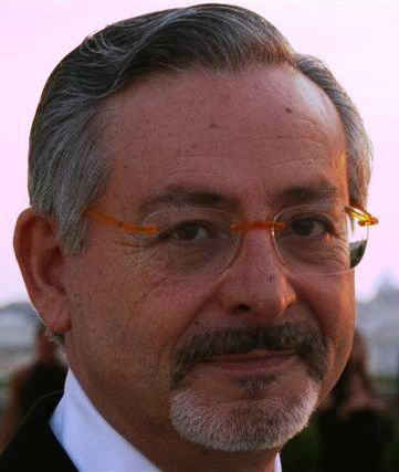 Gullotta: "La Rai non mi volle come don Puglisi perché gay" - gullotta padre puglisiF2 - Gay.it Archivio