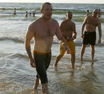 Madonna divorzia dopo 8 anni - guy ritchie shirtless 05 - Gay.it Archivio