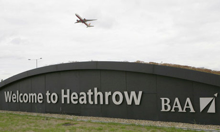 Lite tra gay blocca l'aeroporto di Heathrow per un'ora - heathrowF2 - Gay.it Archivio