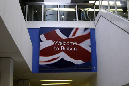 Lite tra gay blocca l'aeroporto di Heathrow per un'ora - heathrowF3 - Gay.it Archivio