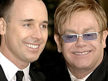 Elton John: "Il premier non capisce l'Aids, non lo rivoto" - heltonjhonaids - Gay.it Archivio