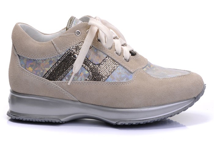 Halloween da paura: come trasformarsi in una sentinella in piedi - hogan scarpe - Gay.it Archivio