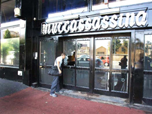 Sasso incendiario contro il Qube, sede di Muccassassina - incendio mucca reazBASE2 - Gay.it Archivio