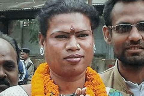 L'India ha la sua prima sindaca transgender: è Madhu Kinnar - india sindaca trans 1 - Gay.it Archivio