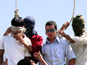 Gay iraniano ottiene l'asilo. EveryOne: "Grazie a Fini" - iran giovani00 - Gay.it Archivio
