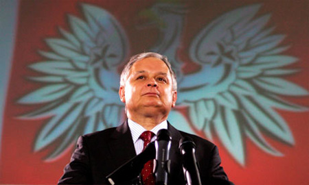Chi era Lech Kaczinsky, il più omofobo presidente europeo - kaczinsky mortoF5 - Gay.it Archivio