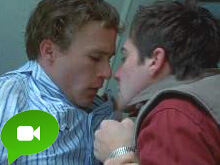 Ecco il bacio censurato da Rai Due - kissborckBASE - Gay.it Archivio