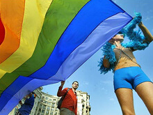 Genova: i negozianti rifiutano i kit del Pride - kit prideBASE - Gay.it Archivio