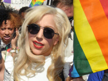 Cacciato da scuola per la T-shirt, interviene Lady Gaga - ladyGayGayBASE 1 - Gay.it Archivio