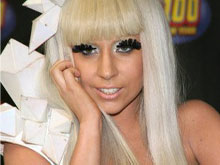 Le nuove icone gay? Sozzani e Cacianti battono Lady Gaga - ladygagatriplicaBASE - Gay.it Archivio