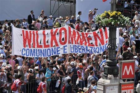 Ratzinger a Milano al FamilyDay: su Twitter è già #LadyPapa - ladypapaF1 - Gay.it Archivio