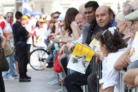 Ratzinger a Milano al FamilyDay: su Twitter è già #LadyPapa - ladypapaF2 - Gay.it Archivio