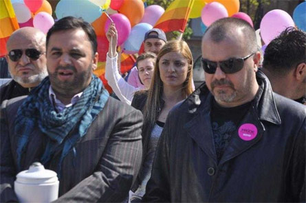 Il tragicomico "The Parade - La Sfilata" arriva in sala - lasfilataF1 - Gay.it Archivio