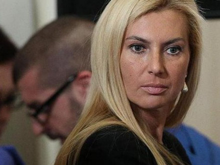 Luxuria: "Parlerò con Silvio di diritti. Francesca è meglio di Agnese" - lega biancofioreBASE - Gay.it Archivio