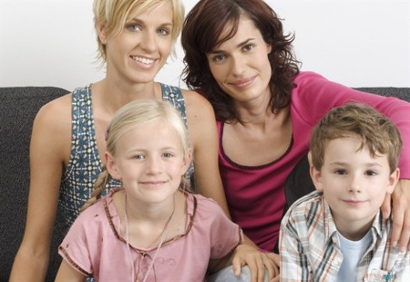 "Il mio amico ha due mamme": la normalità vista da un 14enne - lettera famiglia gay3 - Gay.it Archivio