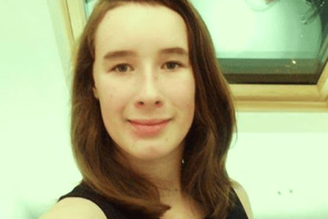 Lizzie, 14 anni, suicida per paura del coming out in famiglia - lizzie suicidio 1 - Gay.it Archivio