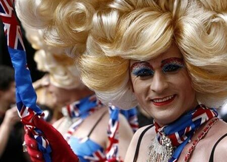 Il premier inglese apre le porte di Downing Street al Pride - london pride downingBASE 1 - Gay.it Archivio
