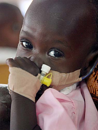 Vladimir Luxuria in missione in Mozambico con l'Unicef - Gay.it Archivio