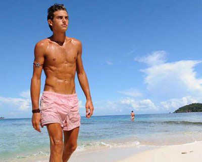 Isola, Luxuria si guadagna la finale. Sosteniamola - Gay.it Archivio