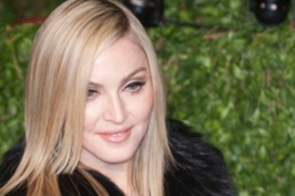 Madonna pronta a laciare la Kabbalah per l'Opus Dei - madonna284pa - Gay.it Archivio