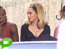 Madonna sul set del nuovo video fiorentino - madonnamugelloBASE - Gay.it Archivio