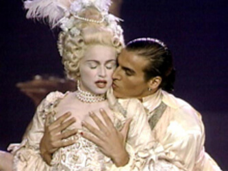 Madonna: in mostra a Londra gli abiti di scena - madonnavestitiBASE - Gay.it Archivio