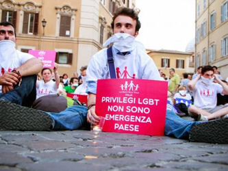 Manif pour Tous scrive a Mattarella: "Salvaguardi la famiglia naturale - manif mattarella 1 - Gay.it Archivio