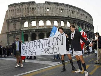 CORTEO ANTI PRODI E ANTI PRIDE - manifdestraBASE - Gay.it Archivio