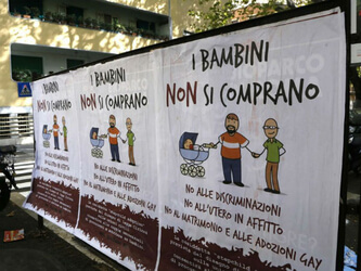 A Roma affissione abusiva di manifesti anti-gay - manifesti roma gender 1 - Gay.it Archivio