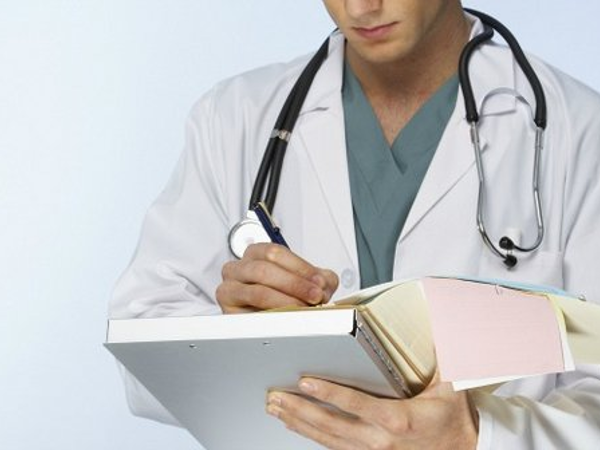 Attacco omofobo al dentista, ANDI e Albo Odontoiatri: "Inaccettabile" - medico - Gay.it Archivio
