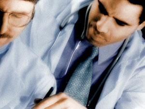 I nuovi medici stregoni - medico paziente01 - Gay.it Archivio