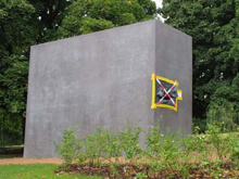 Violato il monumento in memoria delle vittime dell'Omocausto - mem berlino vandaliBASE - Gay.it Archivio