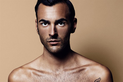 Mengoni: io gay? "Nun lo dirò mai" - mengoniancoragayF1 - Gay.it Archivio