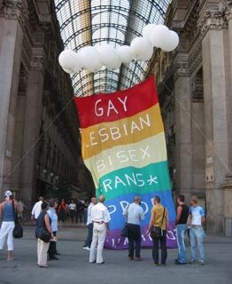 Milano: un registro per le coppie gay (forse) - milano rainbow03 - Gay.it Archivio