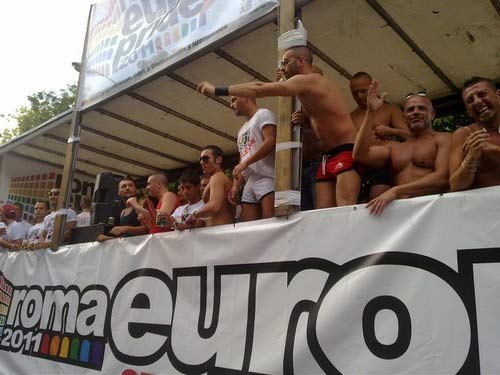 Milano candidata all'Europride 2015. Bersani: Il Pd con voi - milano europridef1 - Gay.it Archivio