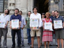 Milano, in Comune 31mila firme contro le discriminazioni - milanofirmeBASE - Gay.it Archivio