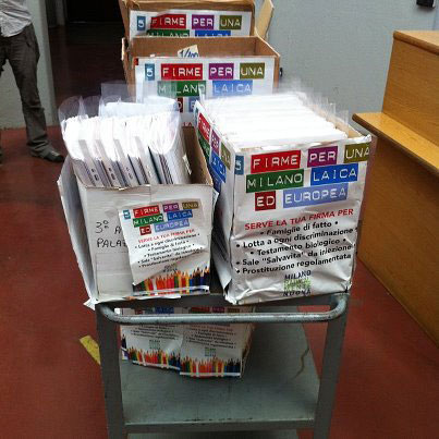 Milano, in Comune 31mila firme contro le discriminazioni - milanofirmeF1 - Gay.it Archivio