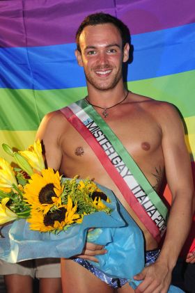 Iniziano oggi le selezioni di Mister Gay Me2 2013: come partecipare - mistergay2012 HOME - Gay.it Archivio