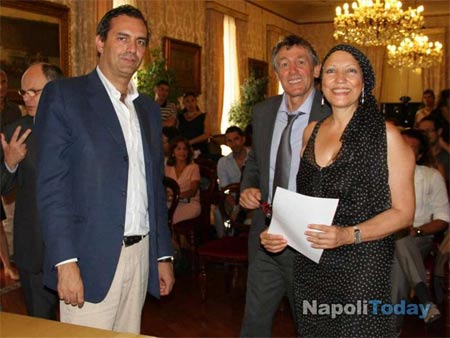 Napoli: le prime quattro coppie di iscrivono al Registro - napoli coppieF2 - Gay.it Archivio