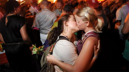 Unioni Civili a Roma: il Pd deciderà entro la settimana - napoli registroF1 - Gay.it Archivio