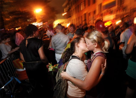 Grazie a New York, l'uguaglianza totale è più vicina - new york insyF2 - Gay.it Archivio