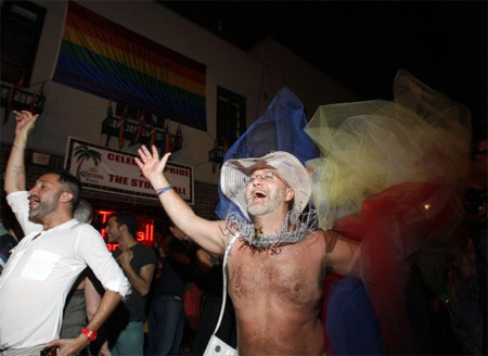 Grazie a New York, l'uguaglianza totale è più vicina - new york insyF3 - Gay.it Archivio