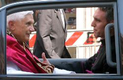 LA CHIESA CI HA FATTO LA NOTA - notaceiF2 - Gay.it Archivio