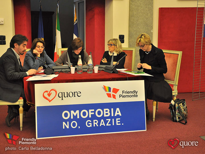 Omofobia No Grazie: parte la campagna piemontese per il turista gay - omofobia no grazie torino 2 - Gay.it Archivio